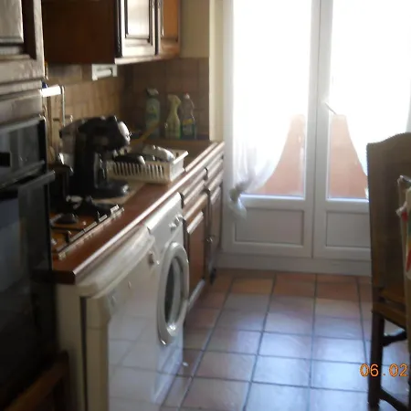 Une Avec Deux Lits Une Personne Homestay Strasbourg