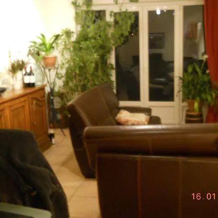 Une Avec Deux Lits Une Personne *